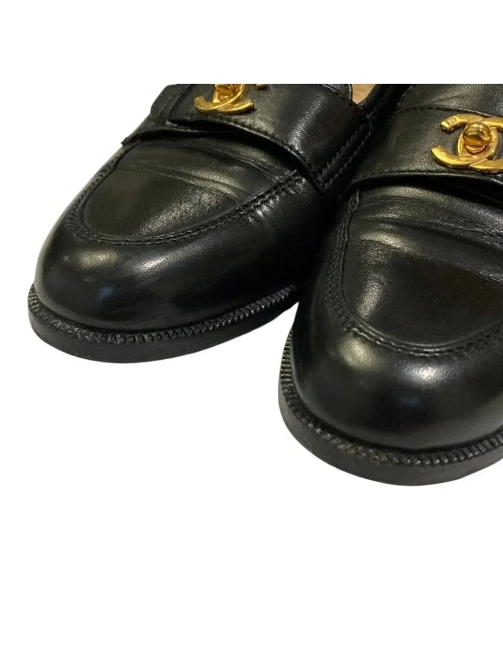 Chanel Vintage Turnlock CC Logo Leather Loafers Equivalent Black Second